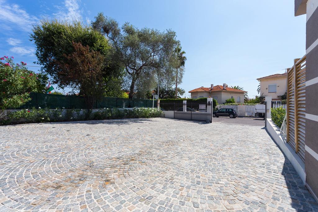 Villa Velvet Villeneuve-Loubet Buitenkant foto
