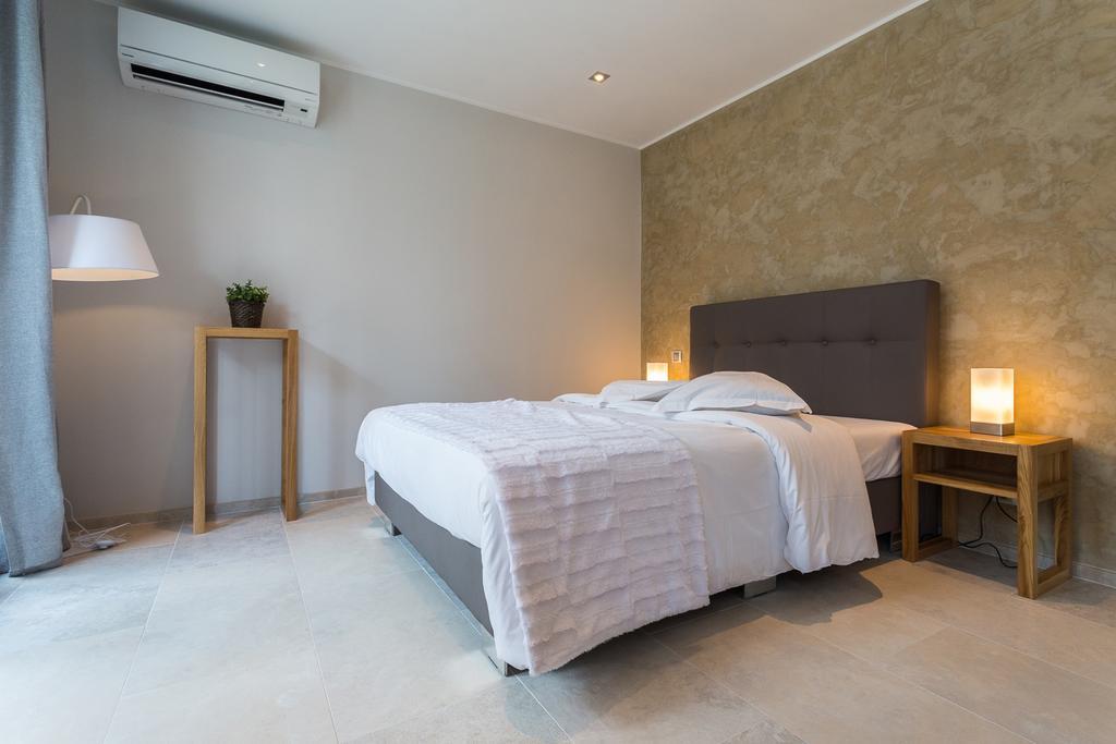Villa Velvet Villeneuve-Loubet Buitenkant foto